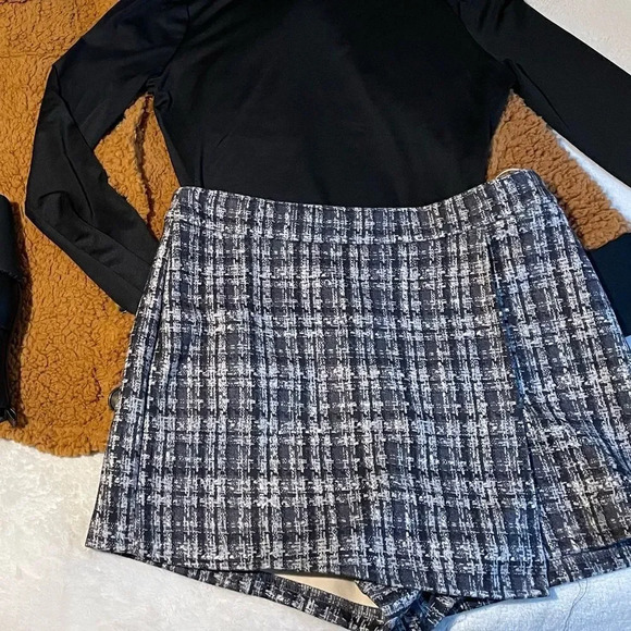Cute plaid print skort  - Picture 4 of 16